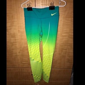 COPY - NIKE running/training tights!